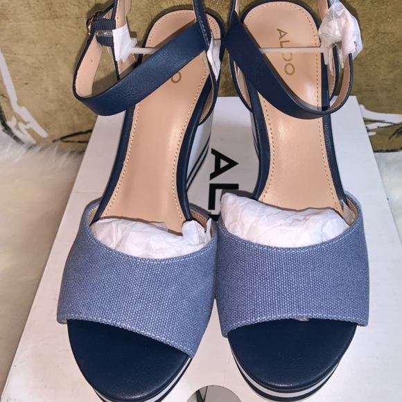 New pair of size 8 wedge navy blue & white heels - Picture 3 of 4
